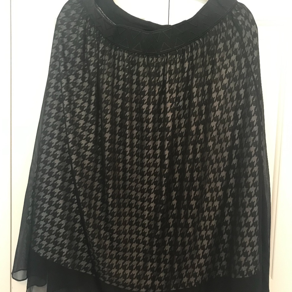 LuLaRoe houndstooth Lola skirt